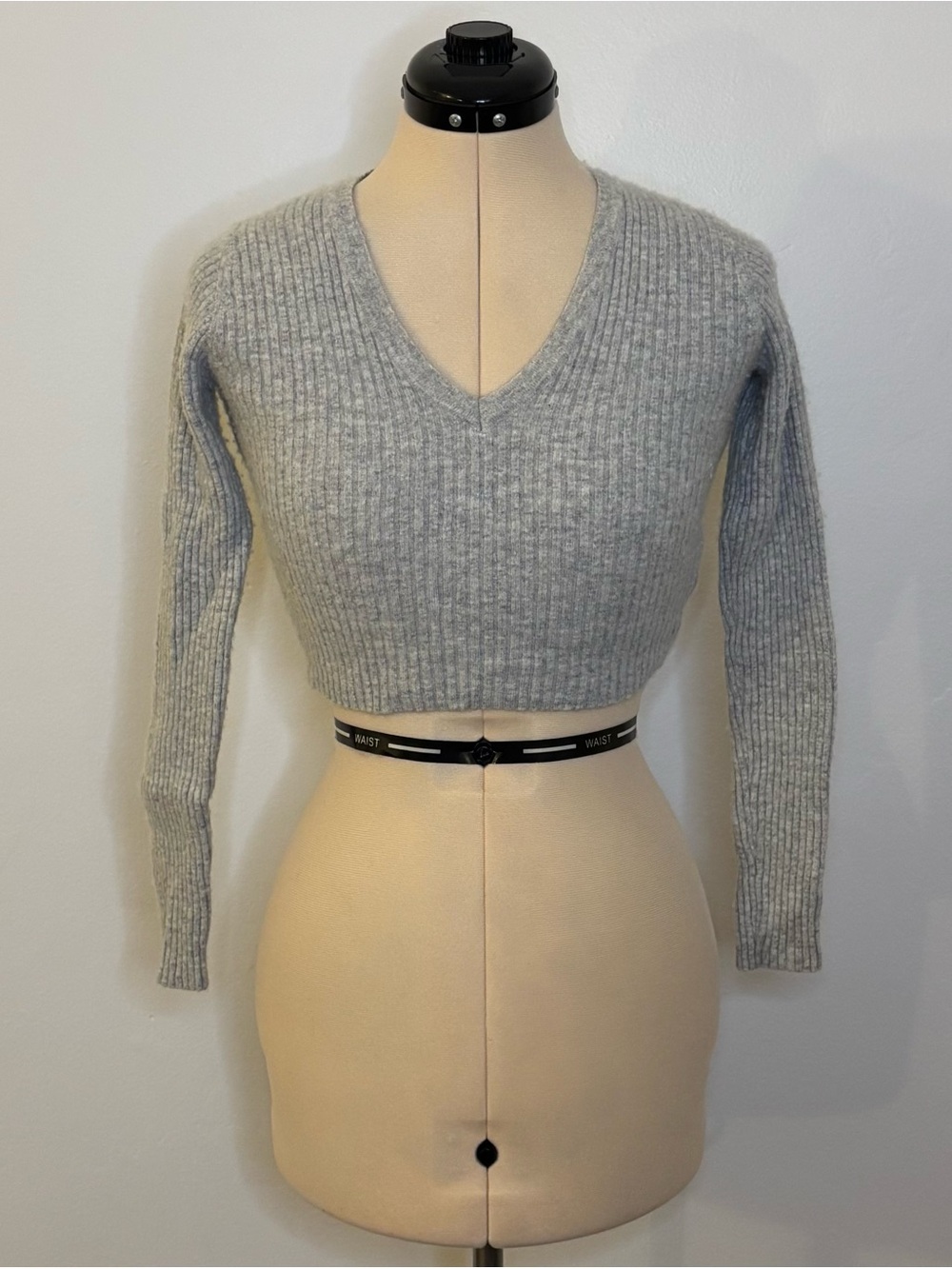 Brandy Melville Milena Gray Wool Cashmere Blend Ribbed Knit Crop V-neck Sweater
